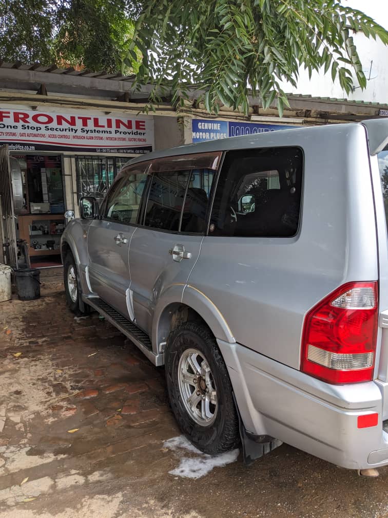 Professional automotive electronics workshop